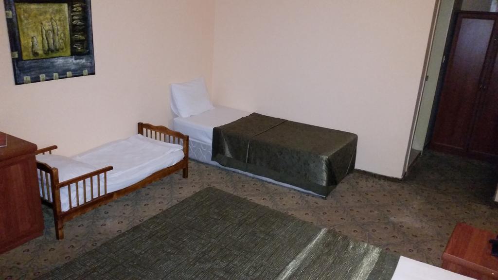 Life Hotel Кирения Экстерьер фото