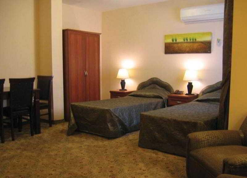 Life Hotel Кирения Экстерьер фото