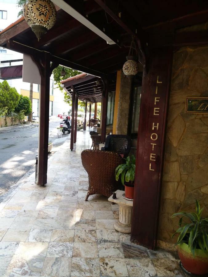 Life Hotel Кирения Экстерьер фото