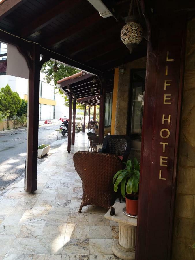 Life Hotel Кирения Экстерьер фото