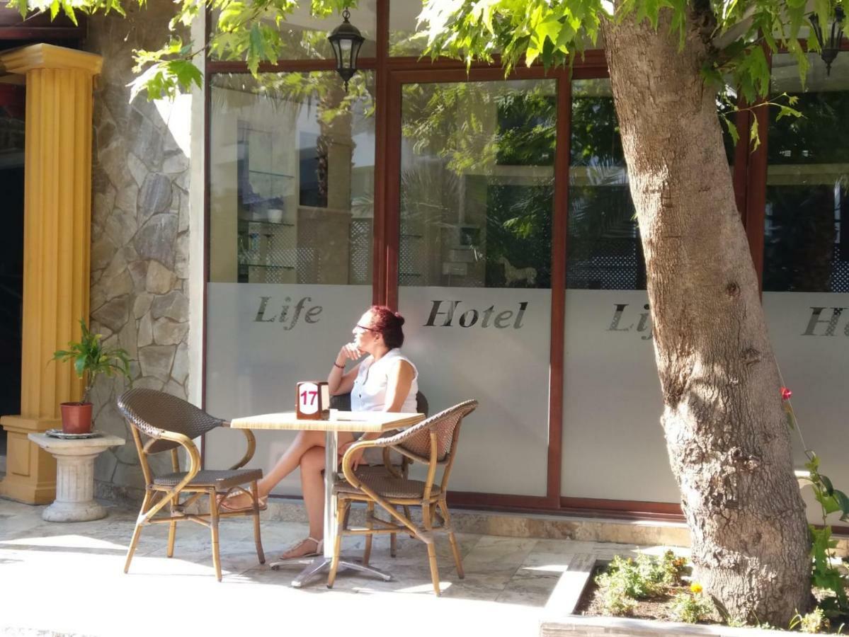 Life Hotel Кирения Экстерьер фото