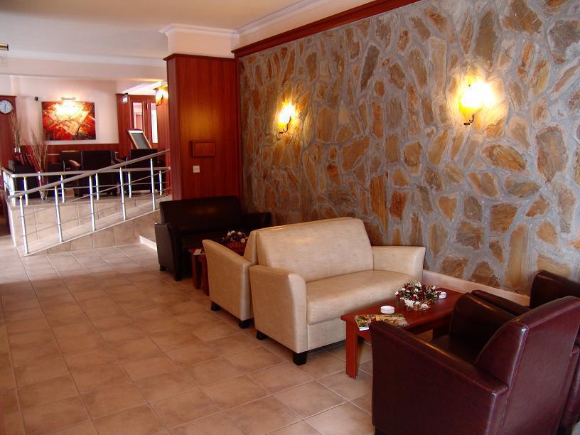 Life Hotel Кирения Экстерьер фото