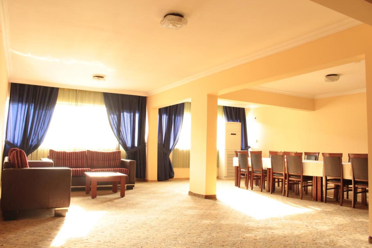 Life Hotel Кирения Экстерьер фото