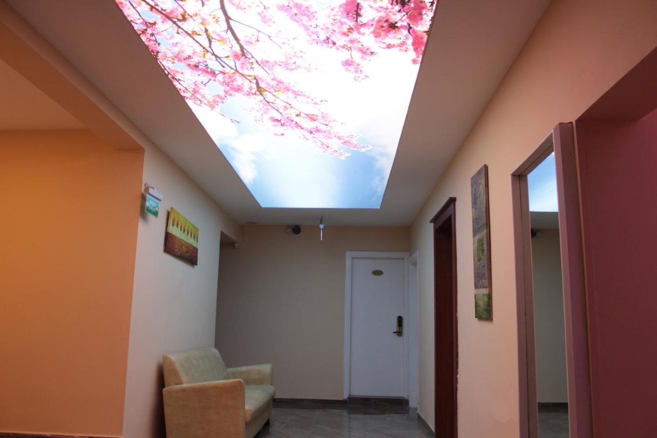 Life Hotel Кирения Экстерьер фото